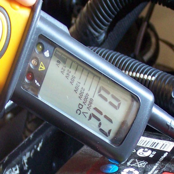Hubitools Voltage Safety Tester CAT3 - Image 2