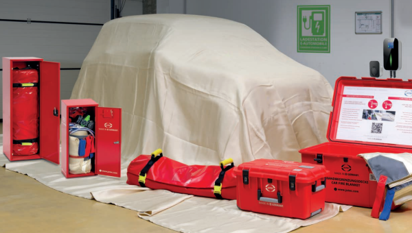 Jutec Fire Containment Blanket 6 x 8M With Mobile Case For Hybrid & EV Vehicles - Image 5